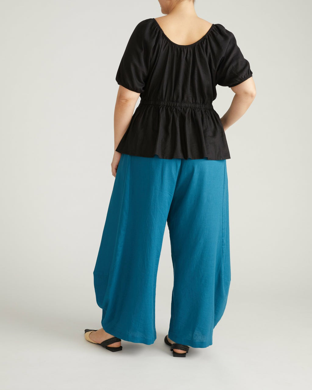 Cosma Barrel Leg Linen Blend Pants - Ink Blue | Universal Standard