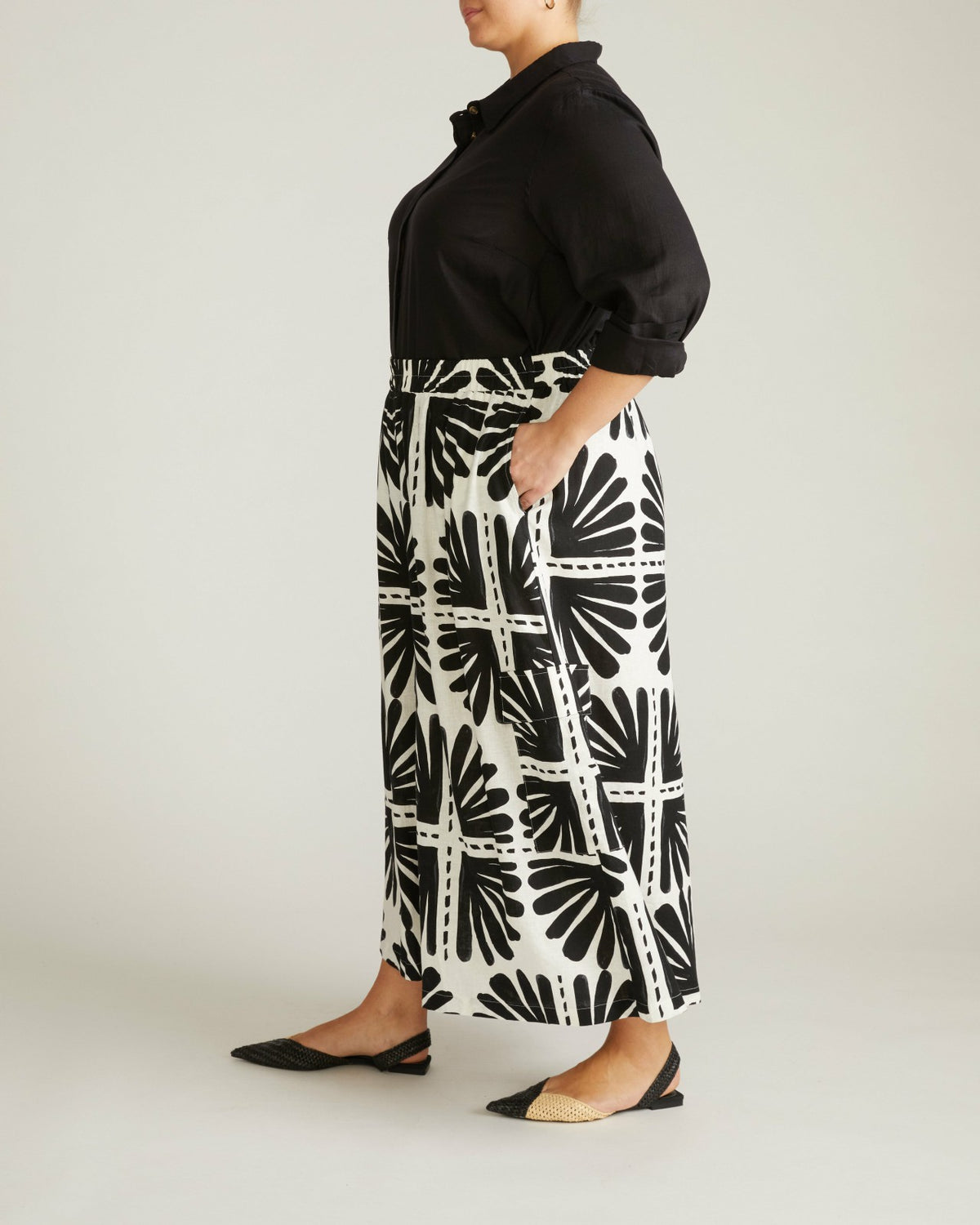 Palazzo Cargo Linen Blend Pant - Ink Bloom Print | Universal Standard