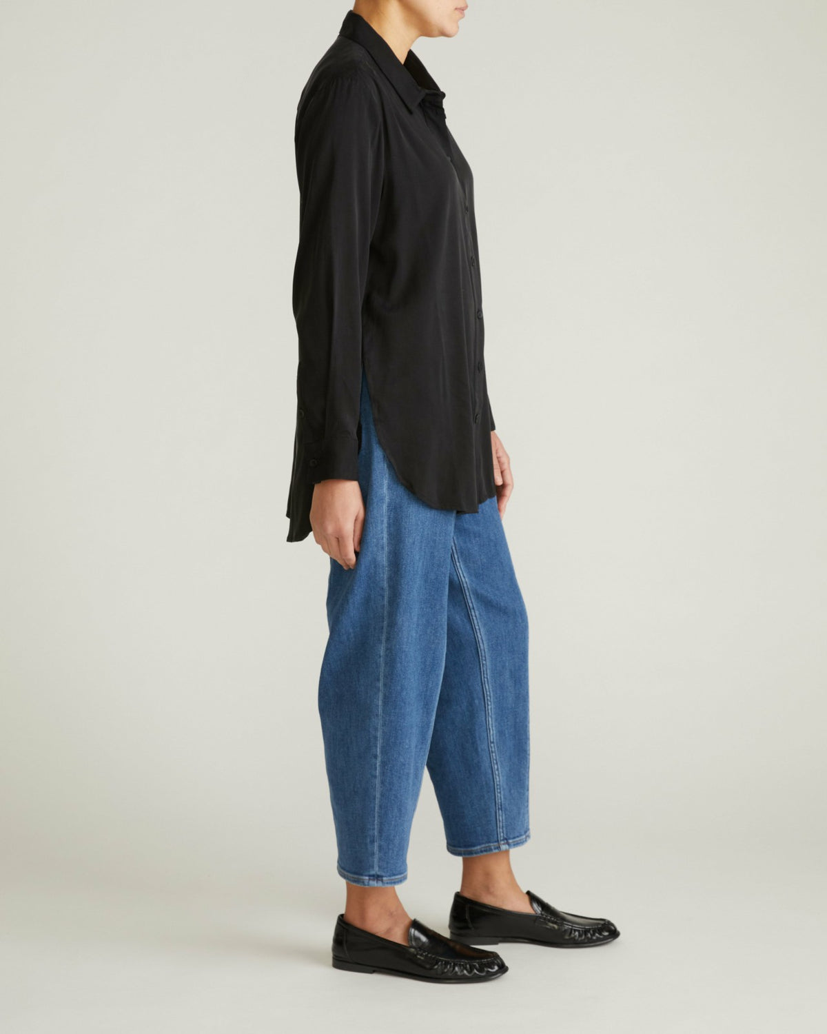 Cooling Stretch Cupro Artist Shirt - Black | Universal Standard