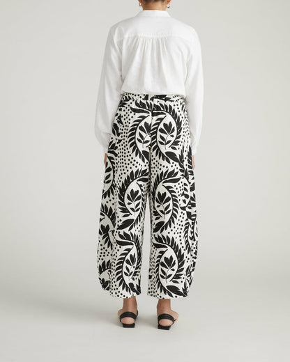 Cosma Barrel Leg Linen Blend Pants - Vine Print | Universal Standard