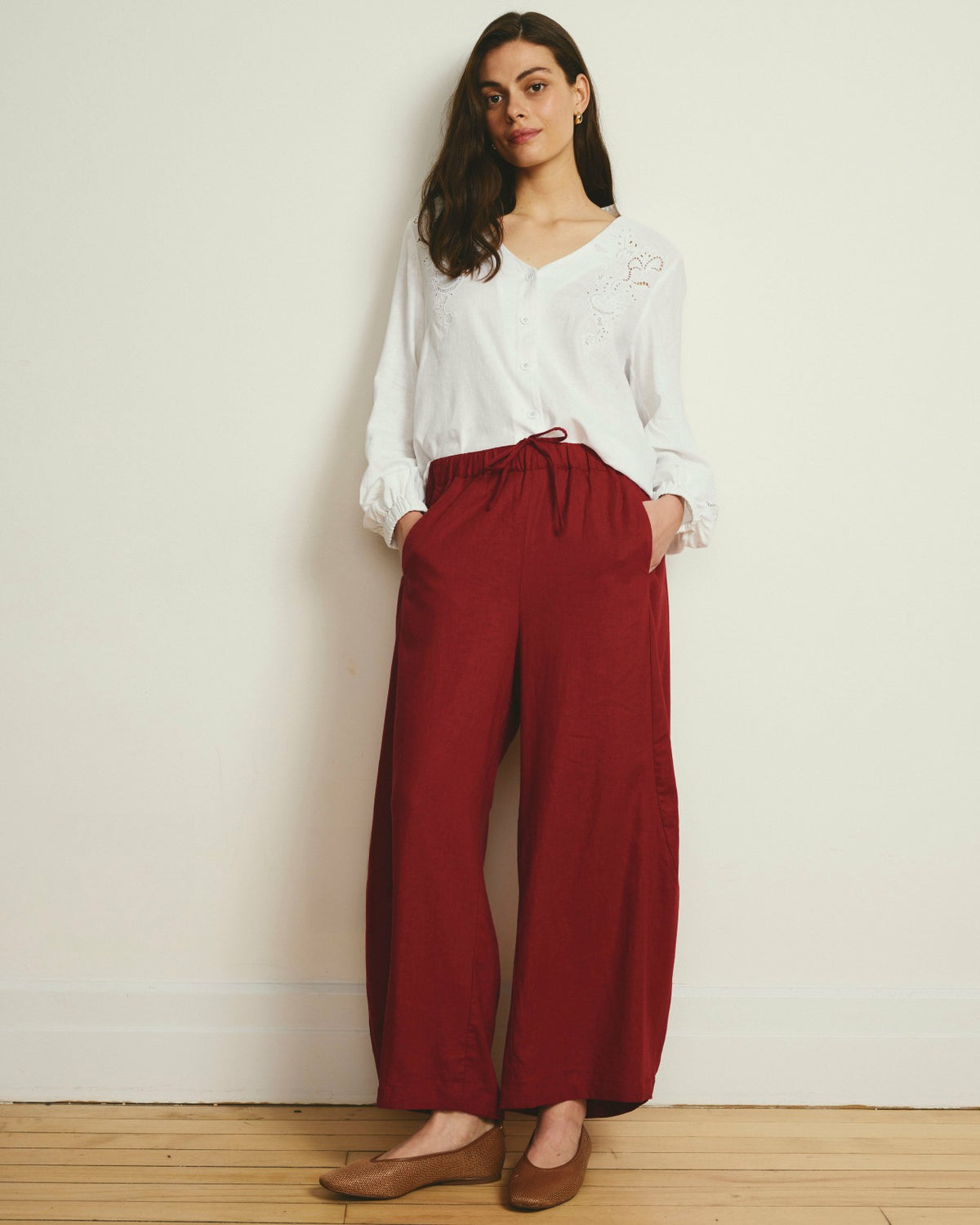 Cosma Barrel Leg Linen Blend Pants - Vibrant Red | Universal Standard
