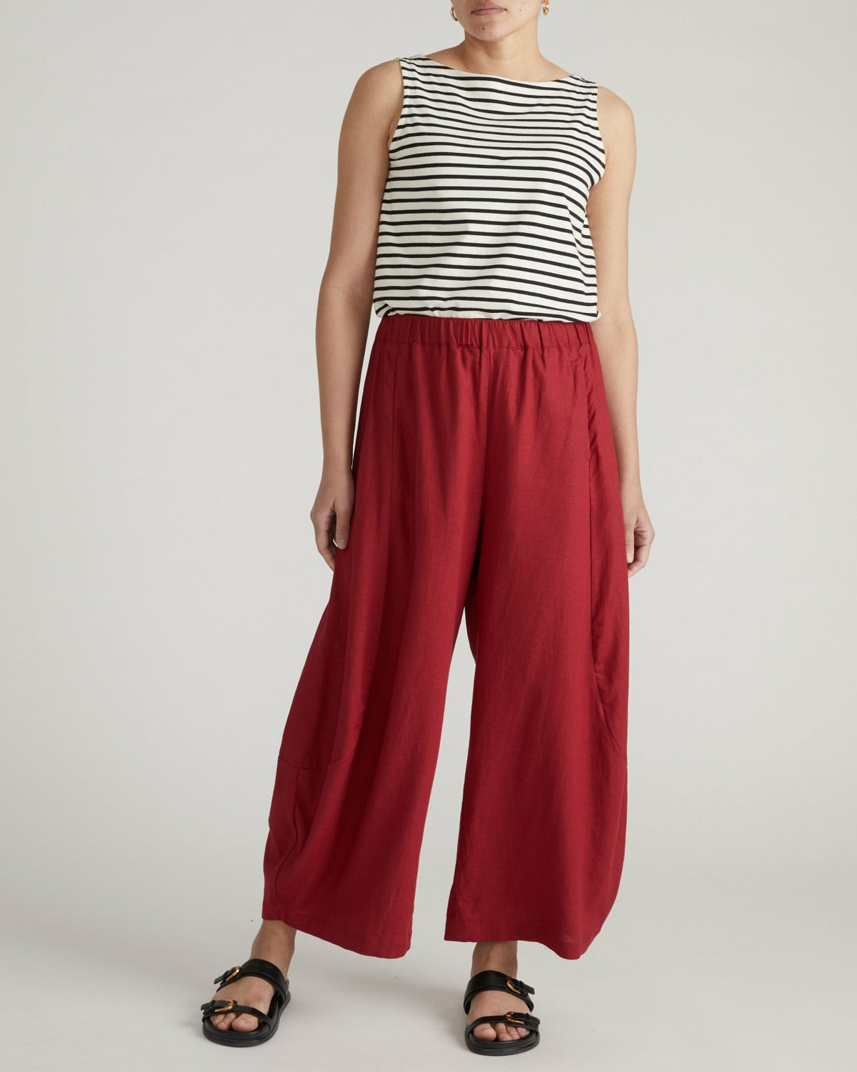 Cosma Barrel Leg Linen Blend Pants - Vibrant Red | Universal Standard