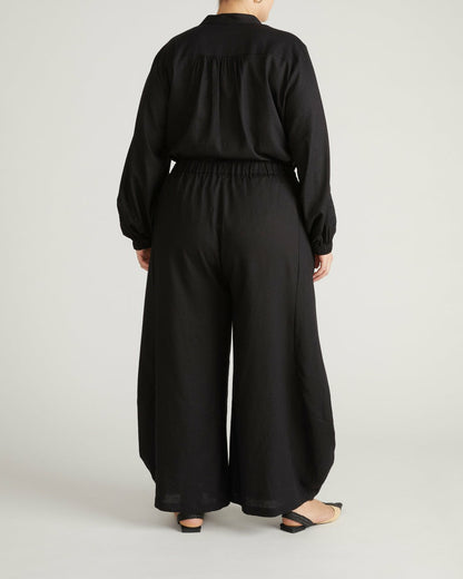 Cosma Barrel Leg Linen Blend Pants - Black | Universal Standard