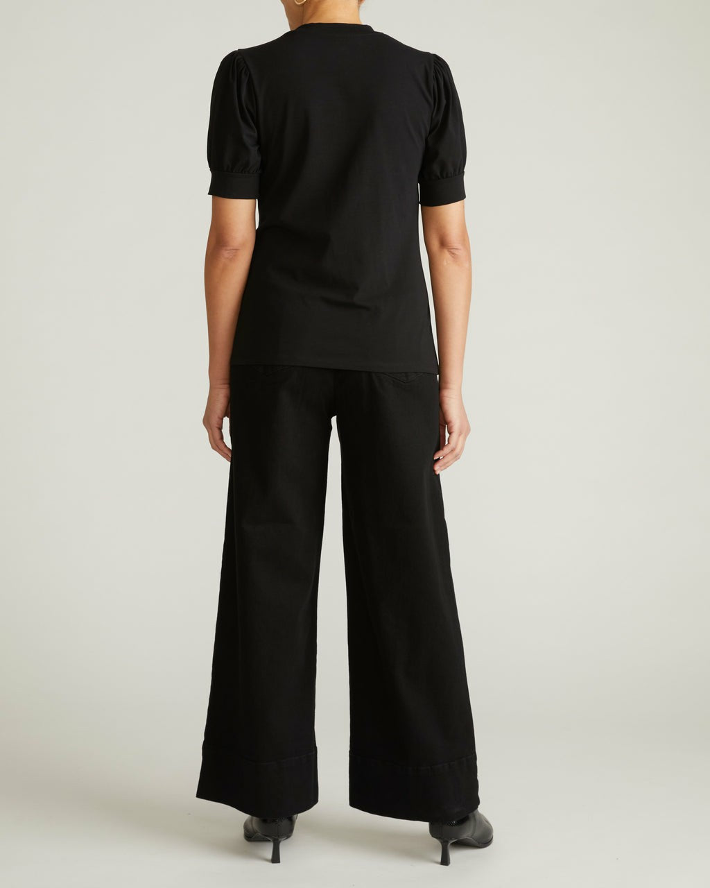 Pouf Sleeve Tee - Black | Universal Standard