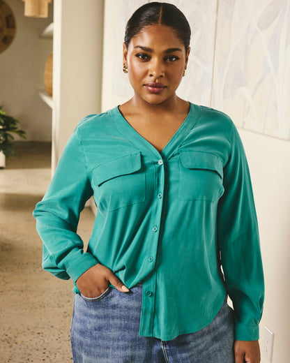 Cooling Stretch Cupro Button-Down Blouse - Green Tourmaline | Universal Standard