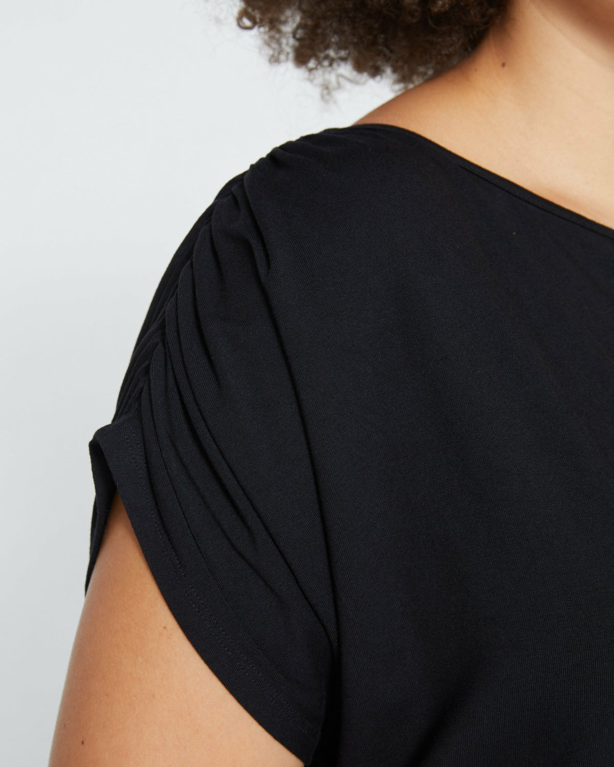 Helena Divine Jersey Gathered Tee - Black | Universal Standard