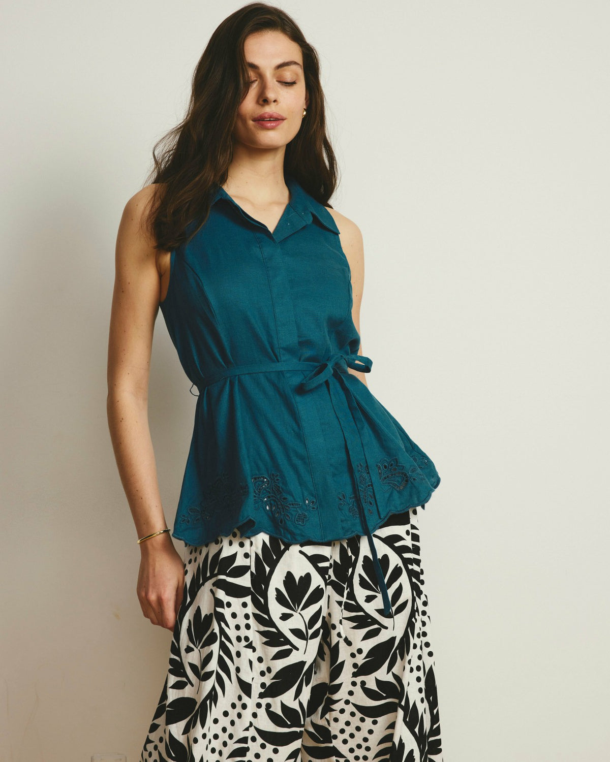 Adelaide Embroidered Sleeveless Linen Blend Shirt - Ink Blue | Universal Standard