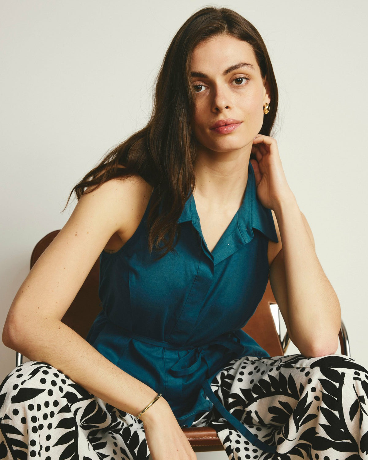 Adelaide Embroidered Sleeveless Linen Blend Shirt - Ink Blue | Universal Standard