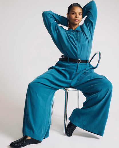 Cooling Stretch Cupro Artist Shirt - Blue Beetle | Universal Standard