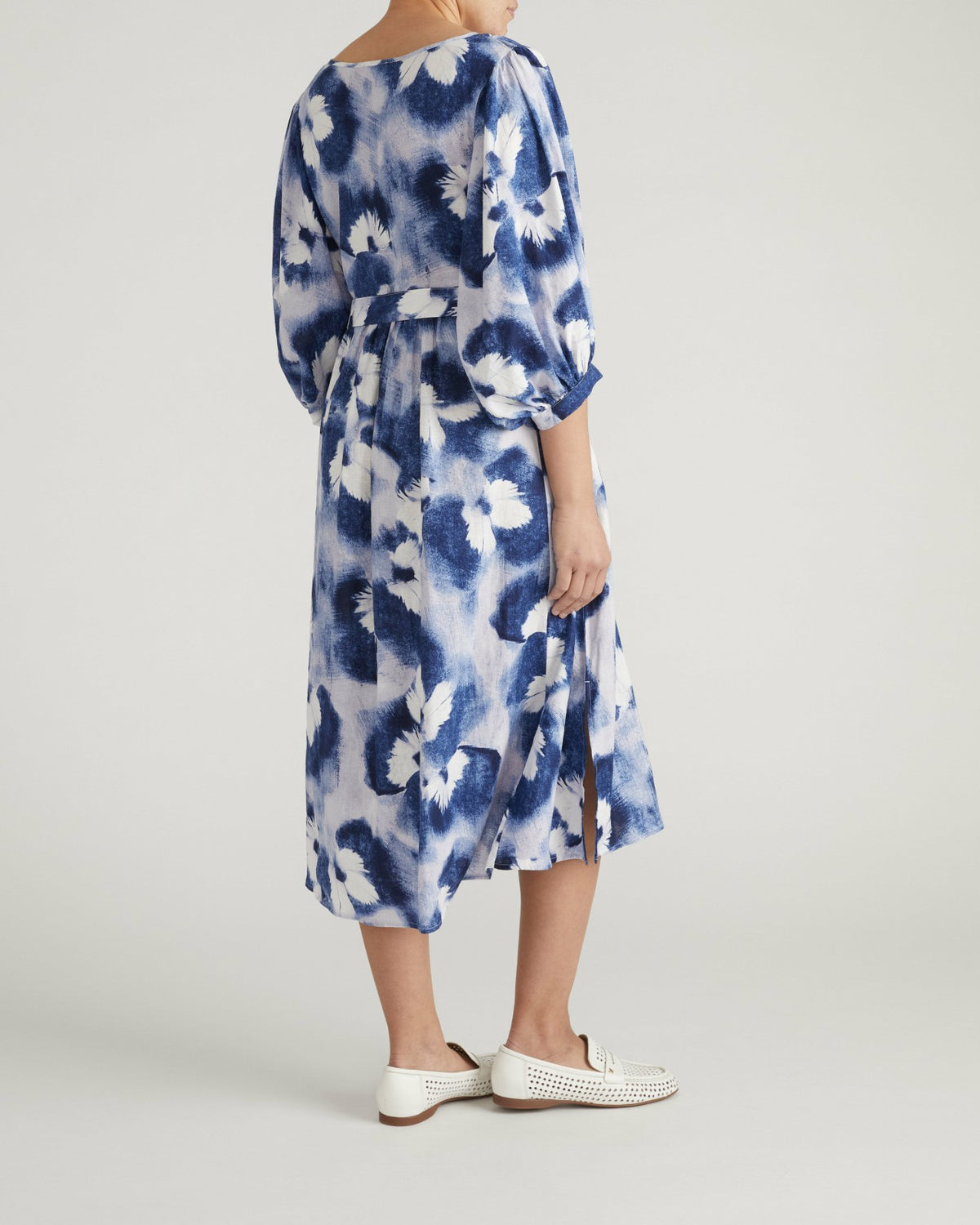 Amparo Linen Blend Dress - Blue Pressed Flower Print | Universal Standard