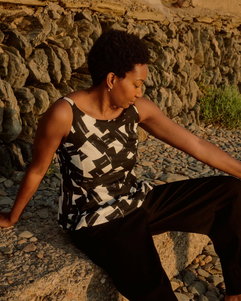 Kuki Sleeveless Linen Blend Top - Santiago Print | Universal Standard
