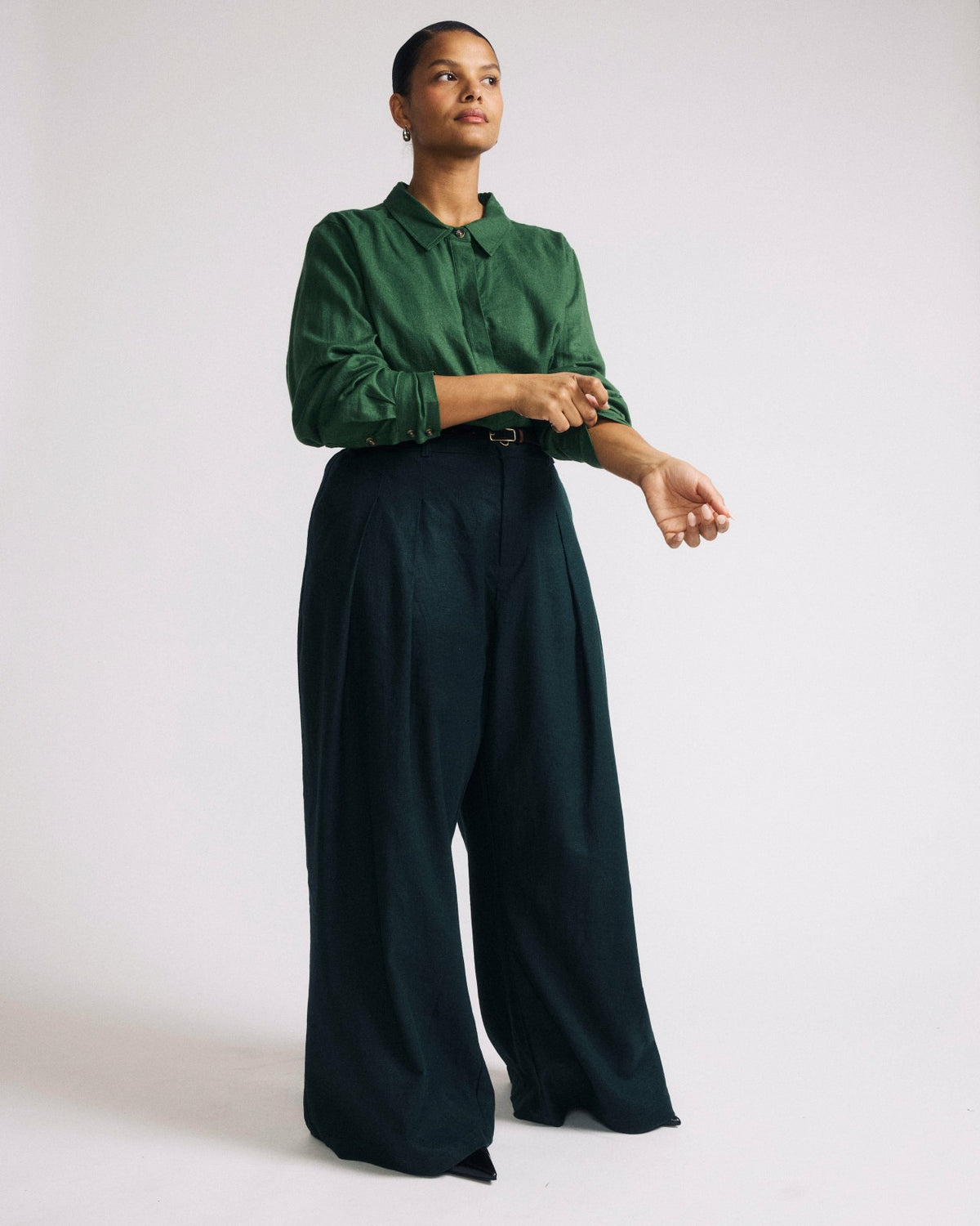 Elbe Popover Stretch Linen Blend Shirt - Green Park | Universal Standard