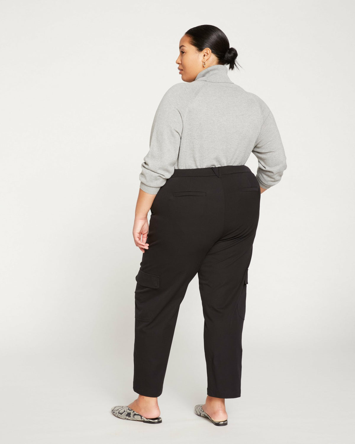Karlee Stretch Cotton Twill Cargo Pants - Black | Universal Standard