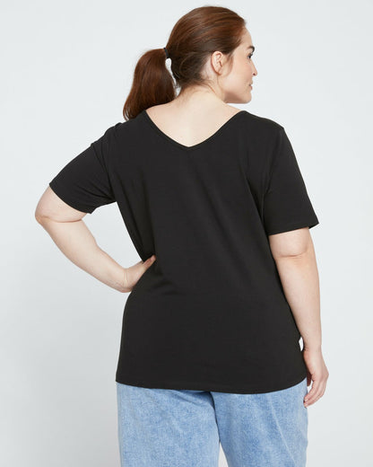 Double V Tee - Black | Universal Standard