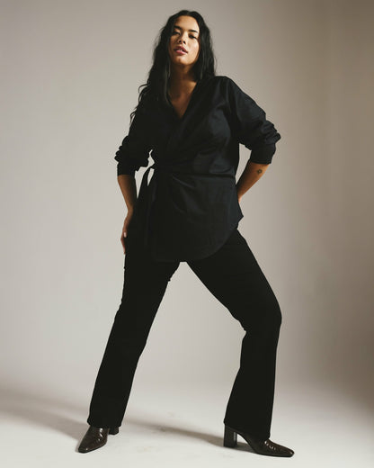 Beacon Stretch Poplin Wrap Shirt - Black | Universal Standard