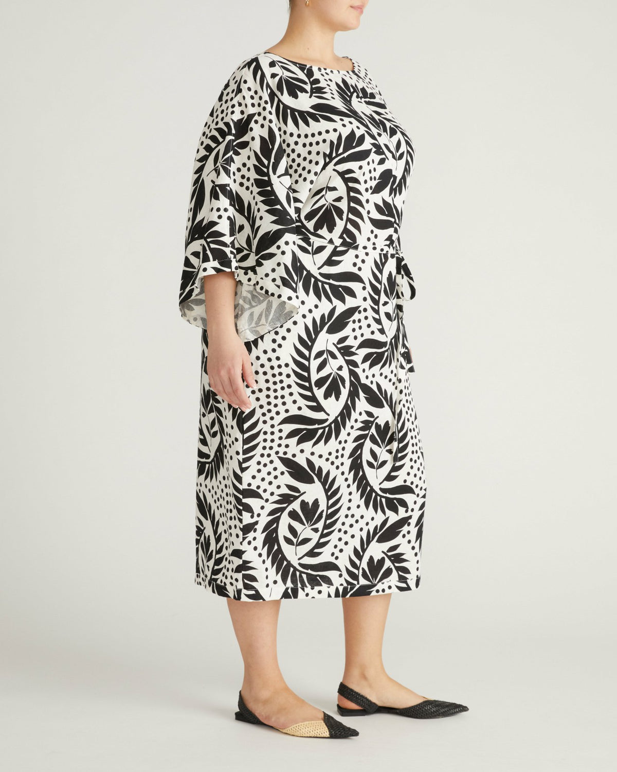Lio Linen Blend Dress - Vine Print | Universal Standard