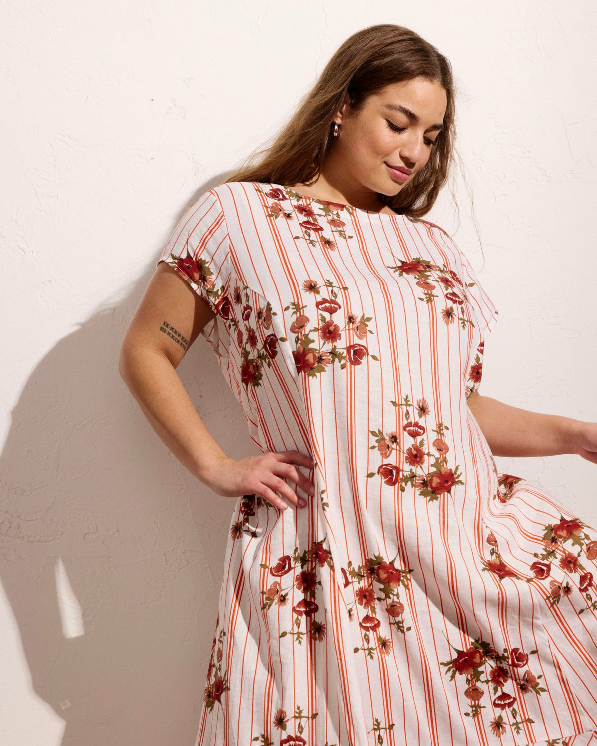 Sunset Linen Blend Flounce Dress - Wild Flower Bouquet Print on Stripe | Universal Standard