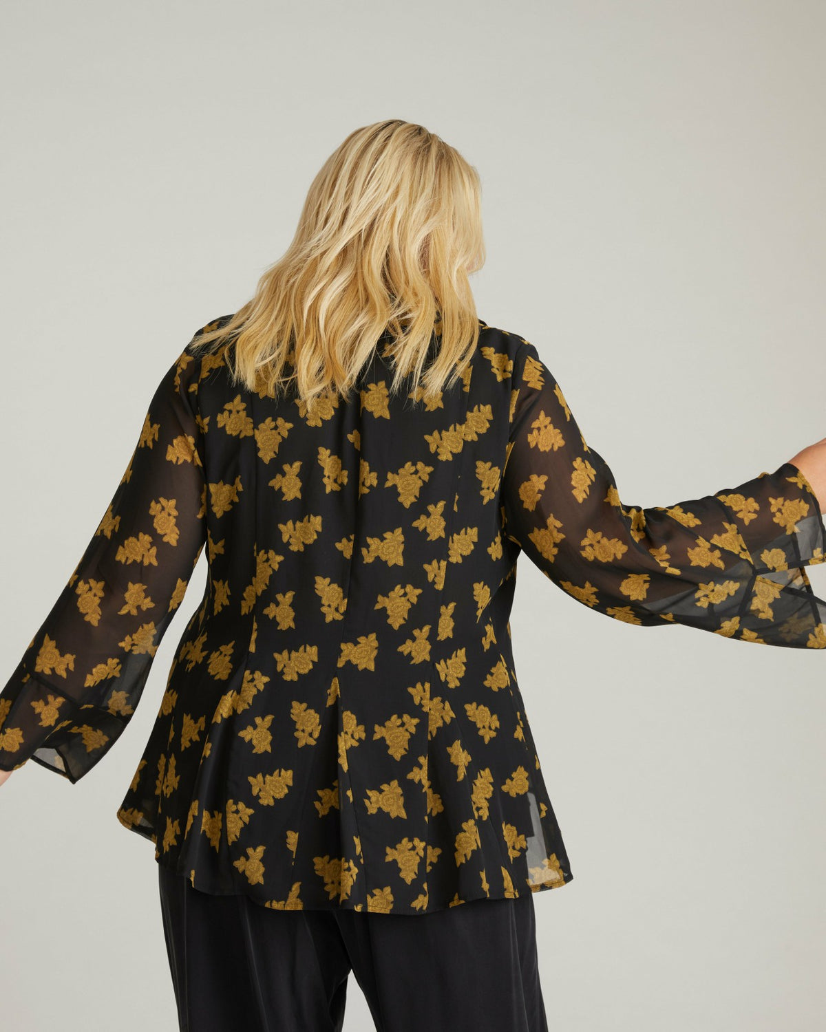 Evie Chiffon Blouse - Gold Heirloom Print | Universal Standard
