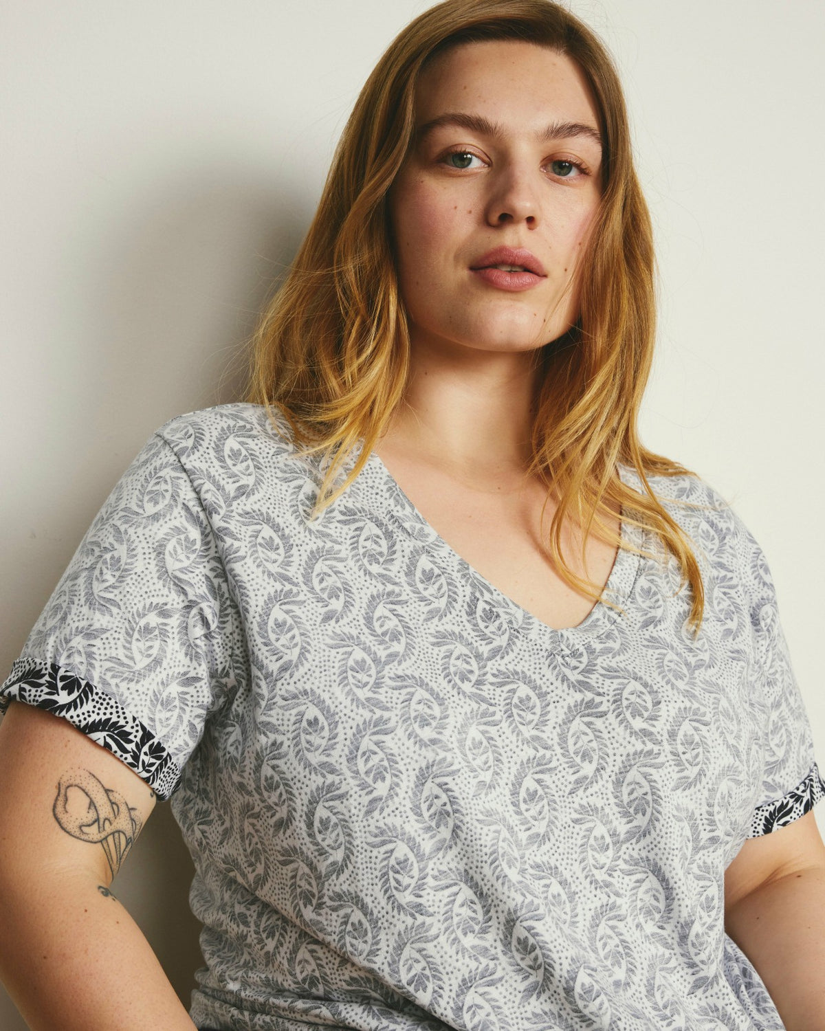 Light-As-Air V Rex - Faded Print | Universal Standard