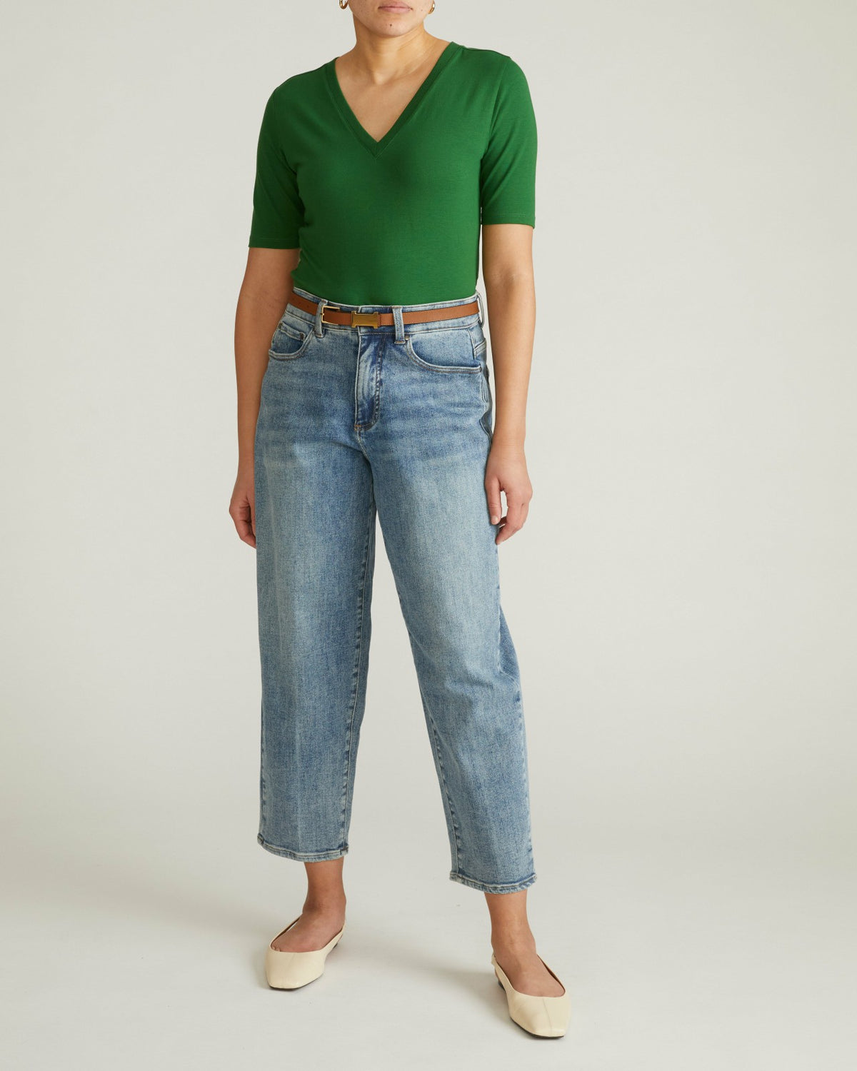 Maia Stovepipe Sleeve V Neck Tee - Green Park | Universal Standard