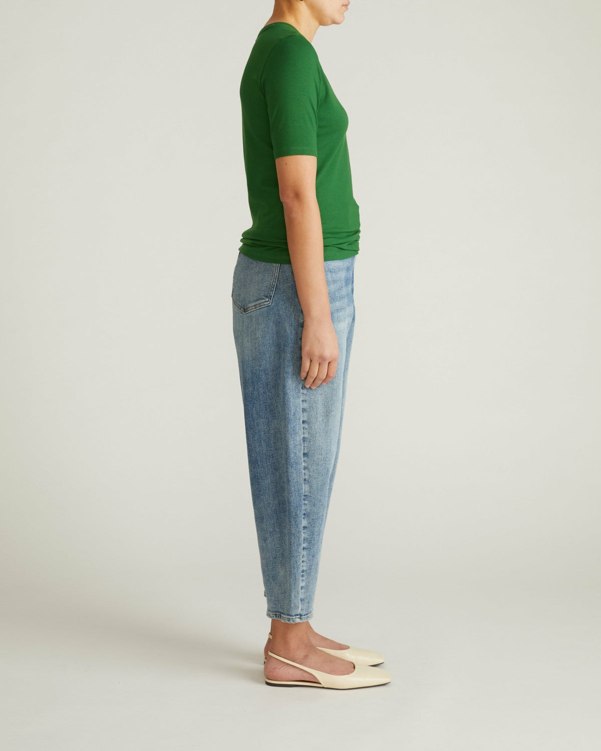Maia Stovepipe Sleeve V Neck Tee - Green Park | Universal Standard