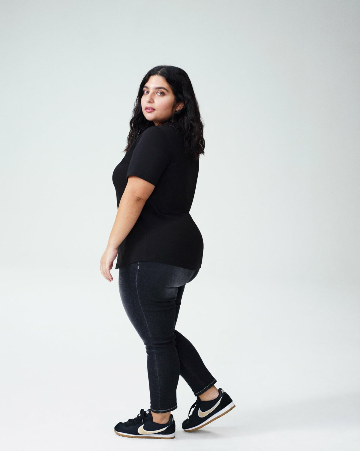 Petite V Rex - Black | Universal Standard