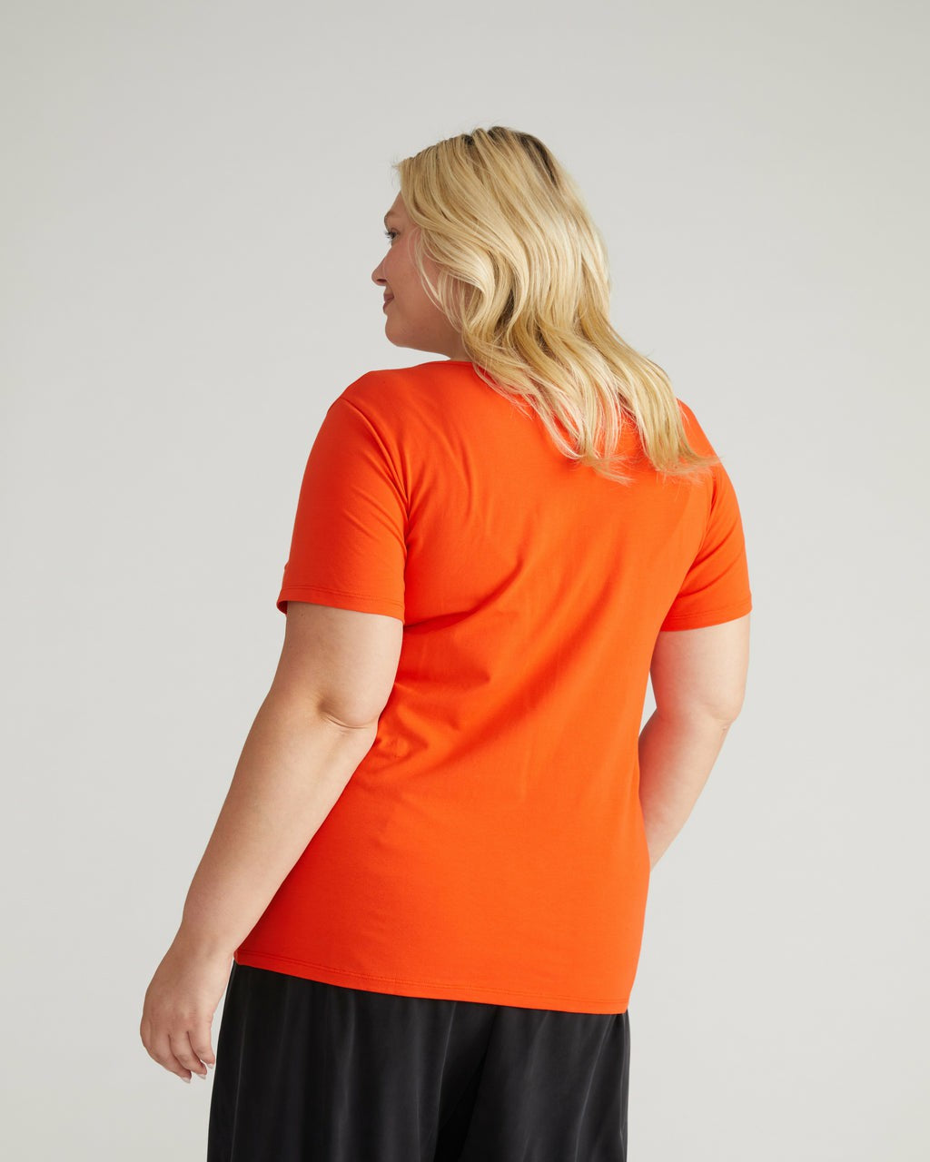 Scoop Neck Tee - Poppy | Universal Standard